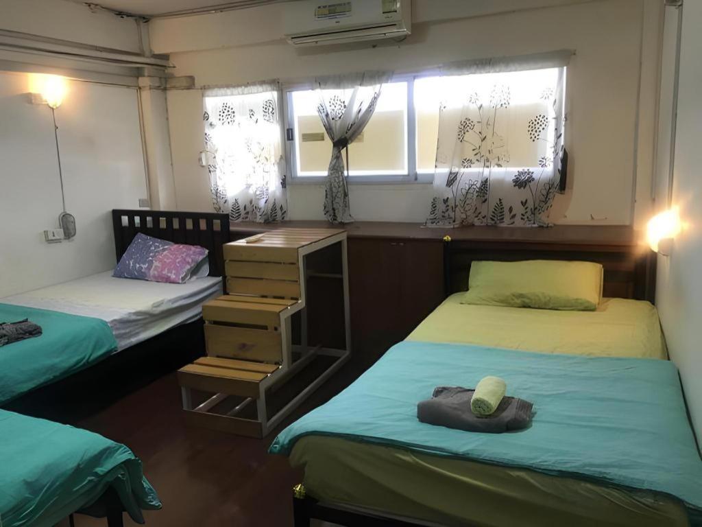 Kamin Bird Hostel Bangkok Exterior photo